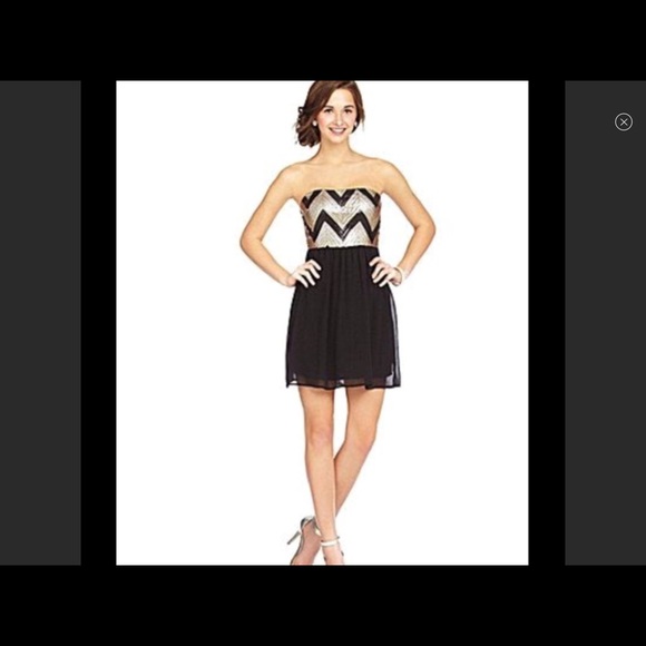 🔴HP🎉🔴CLEARANCE🔴🔴TAKARA Sequined Strapless Cocktail Dress🔴🔴 - Picture 6 of 7